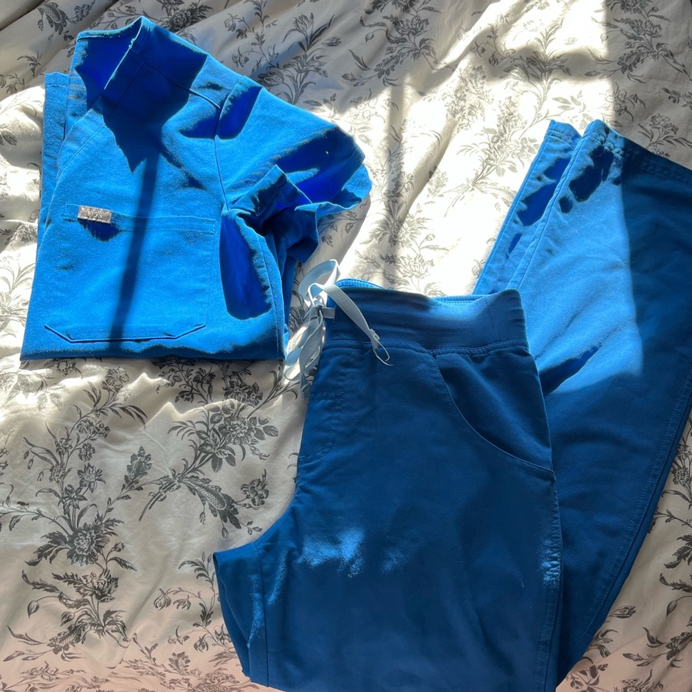 FIGS Scrub Set: Royal Blue One-Pocket Scrub Top & Kade Scrub Pants Size XS